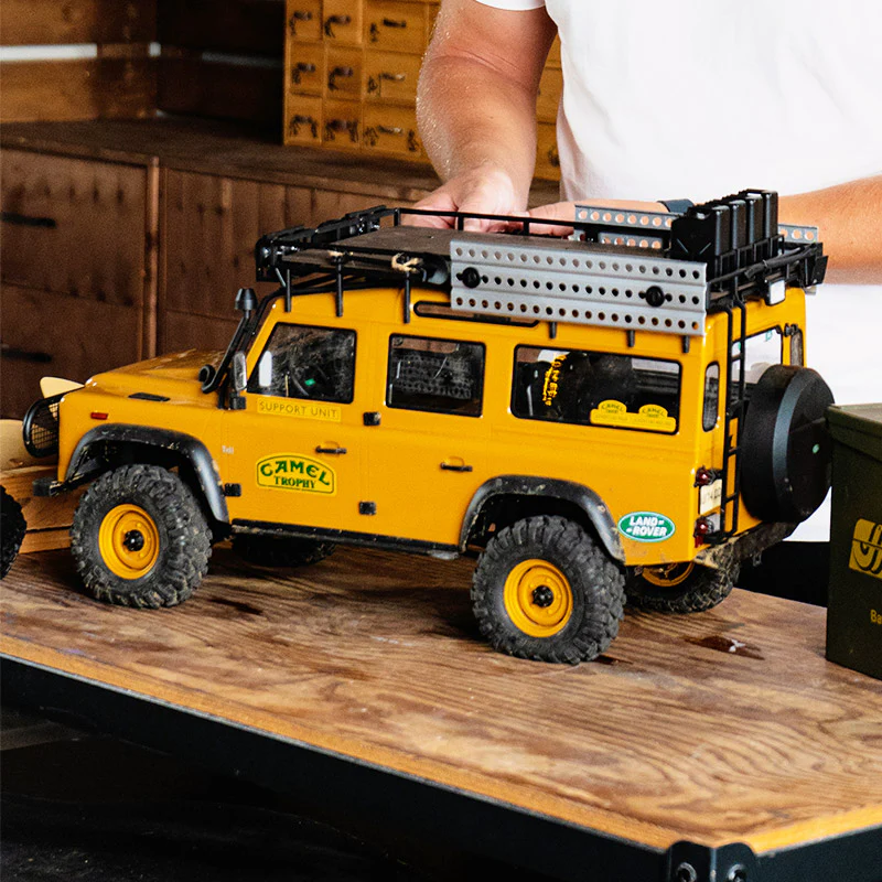FMS 1-10 FCX10 Land Rover Defender 110 Camel Trophy Edition RS 3.webp