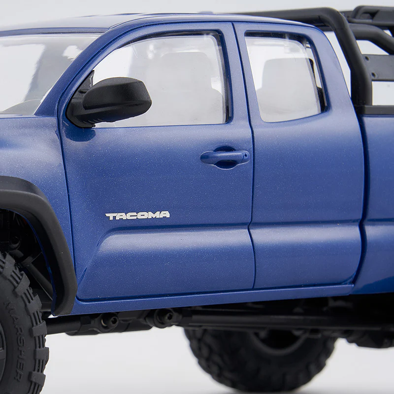 FMS 1-24 FCX24M Toyota Tacoma RTR Blue 2.webp